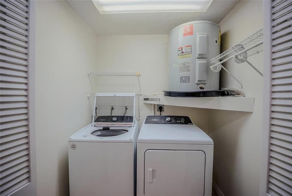 На продажу: $369,900 (3 спален, 2 ванн, 2082 Квадратных фут)