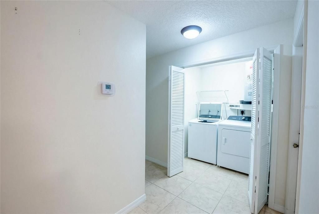 На продажу: $369,900 (3 спален, 2 ванн, 2082 Квадратных фут)