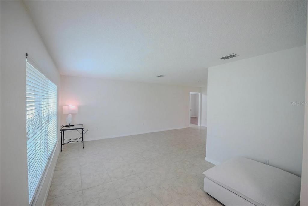 На продажу: $369,900 (3 спален, 2 ванн, 2082 Квадратных фут)