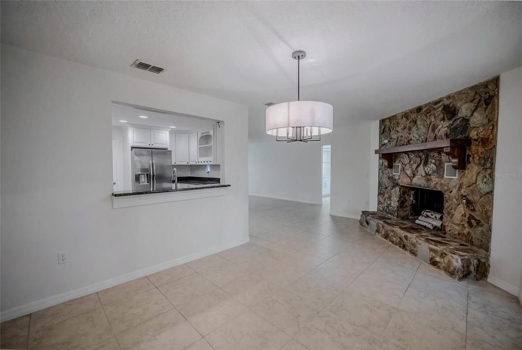 На продажу: $369,900 (3 спален, 2 ванн, 2082 Квадратных фут)