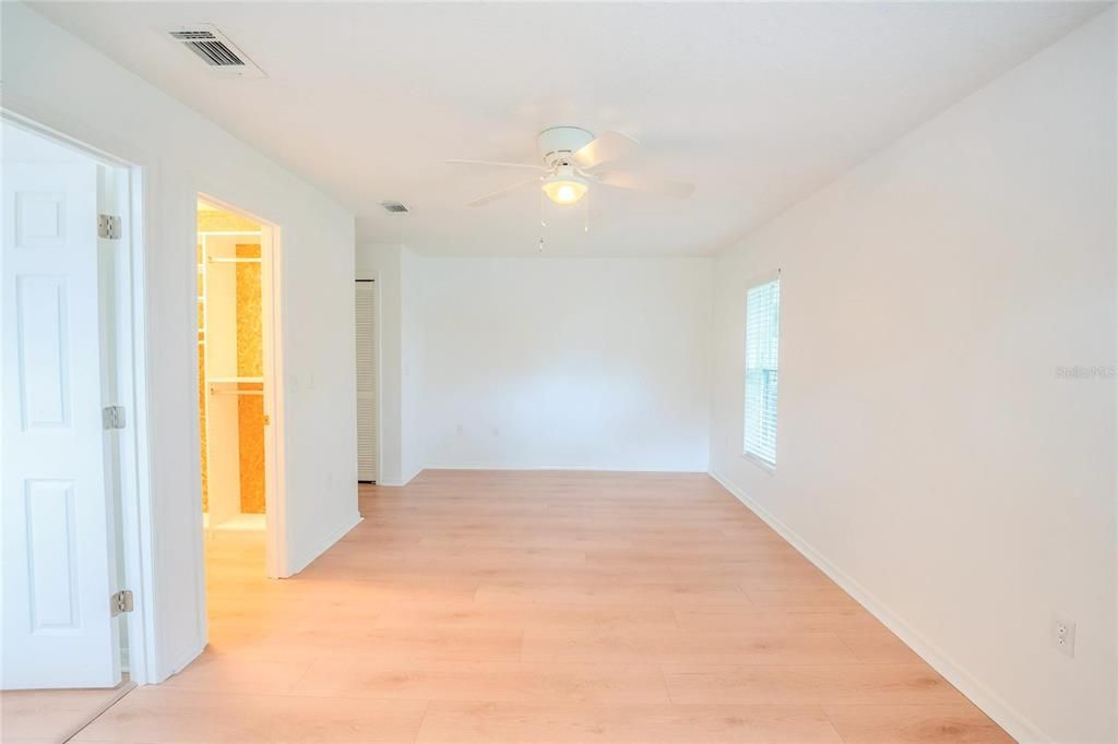 На продажу: $369,900 (3 спален, 2 ванн, 2082 Квадратных фут)