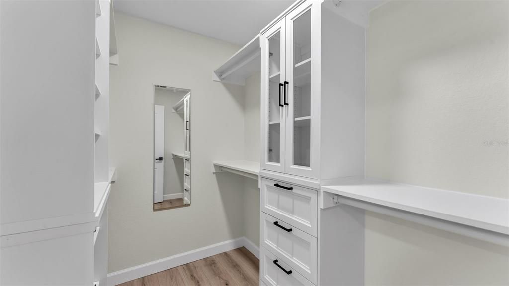 Под контрактом: $459,900 (5 спален, 2 ванн, 2608 Квадратных фут)