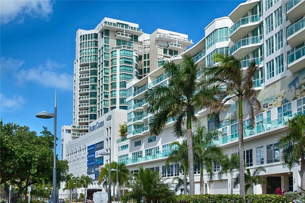 For Sale: $1,300,000 (1 beds, 2 baths, 1700 Square Feet)