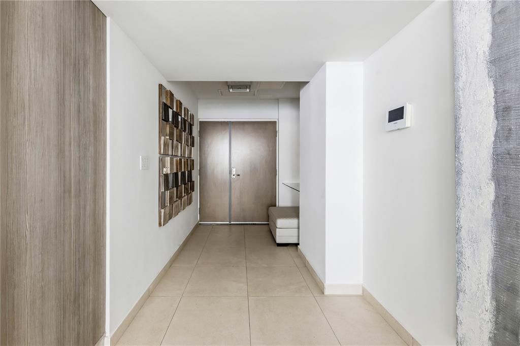 For Sale: $1,300,000 (1 beds, 2 baths, 1700 Square Feet)