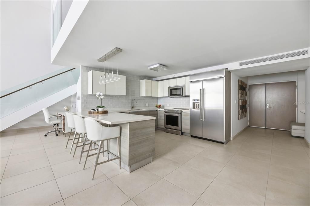 For Sale: $1,300,000 (1 beds, 2 baths, 1700 Square Feet)