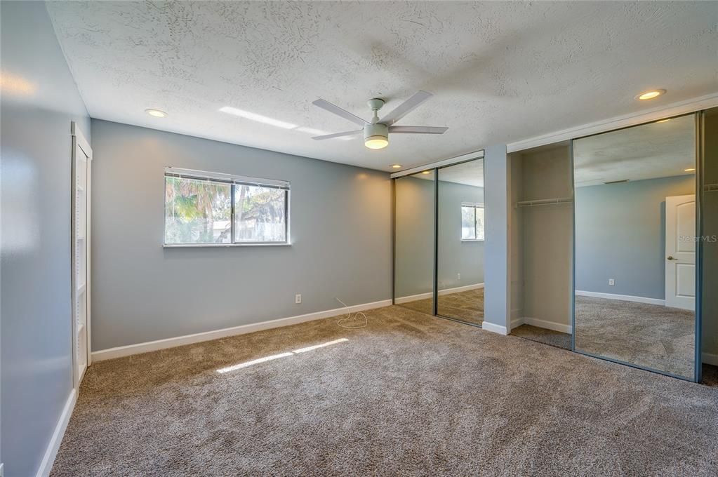 For Sale: $155,000 (2 beds, 1 baths, 995 Square Feet)