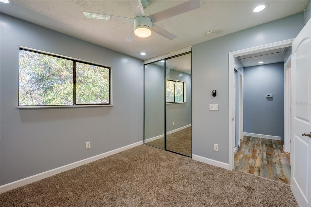 For Sale: $155,000 (2 beds, 1 baths, 995 Square Feet)