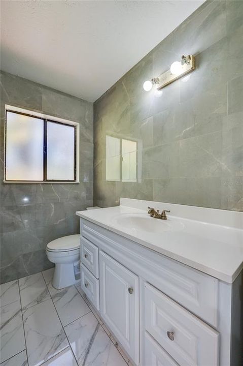 For Sale: $155,000 (2 beds, 1 baths, 995 Square Feet)