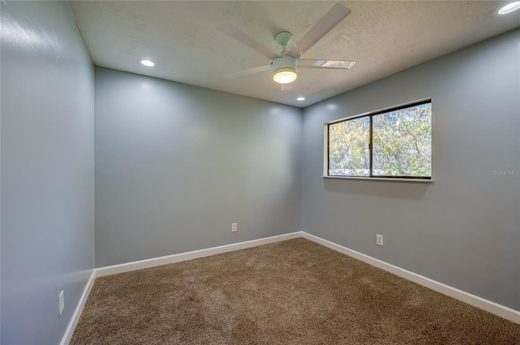 For Sale: $155,000 (2 beds, 1 baths, 995 Square Feet)