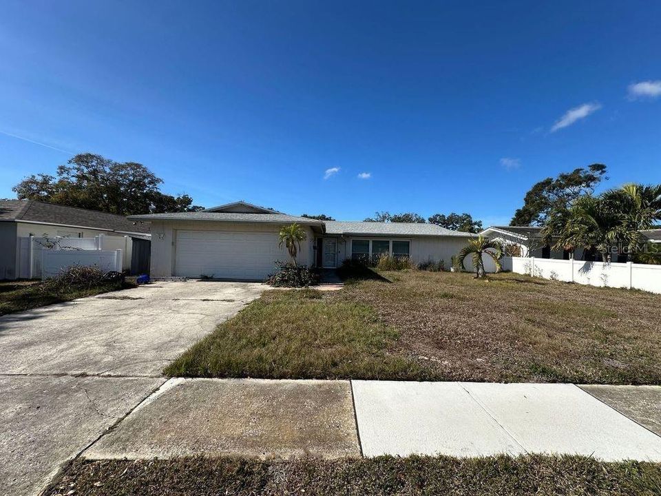 Recently Sold: $410,000 (3 beds, 2 baths, 1662 Square Feet)
