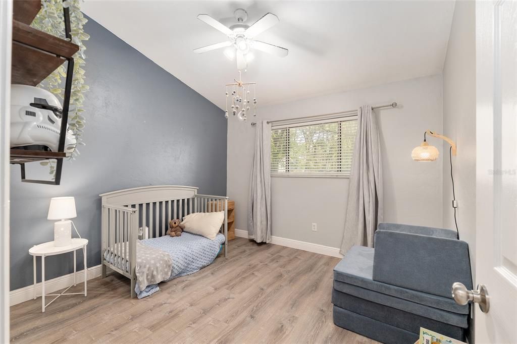 合同活跃: $275,000 (3 贝兹, 2 浴室, 1683 平方英尺)