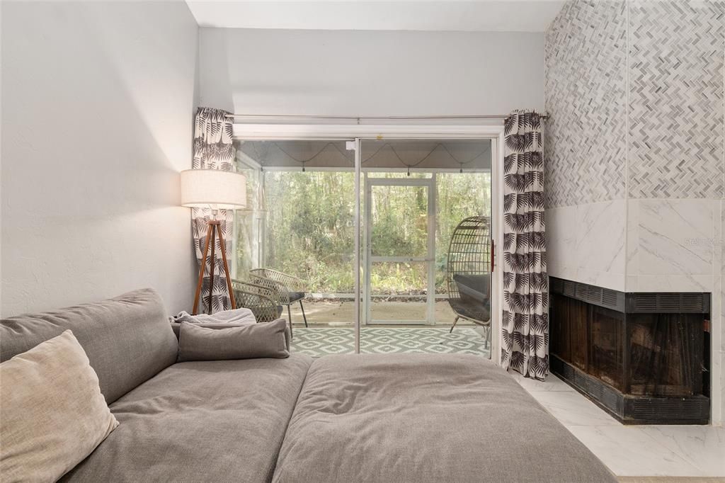 合同活跃: $275,000 (3 贝兹, 2 浴室, 1683 平方英尺)