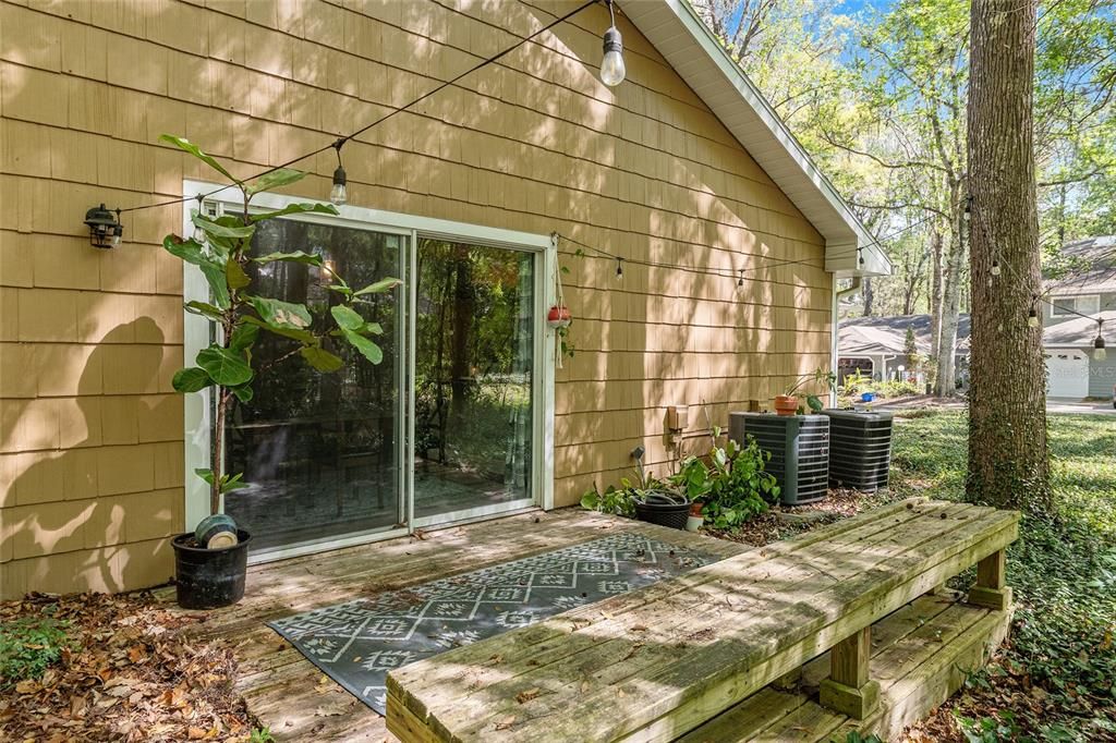 合同活跃: $275,000 (3 贝兹, 2 浴室, 1683 平方英尺)