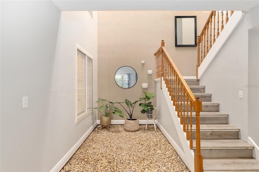 合同活跃: $275,000 (3 贝兹, 2 浴室, 1683 平方英尺)