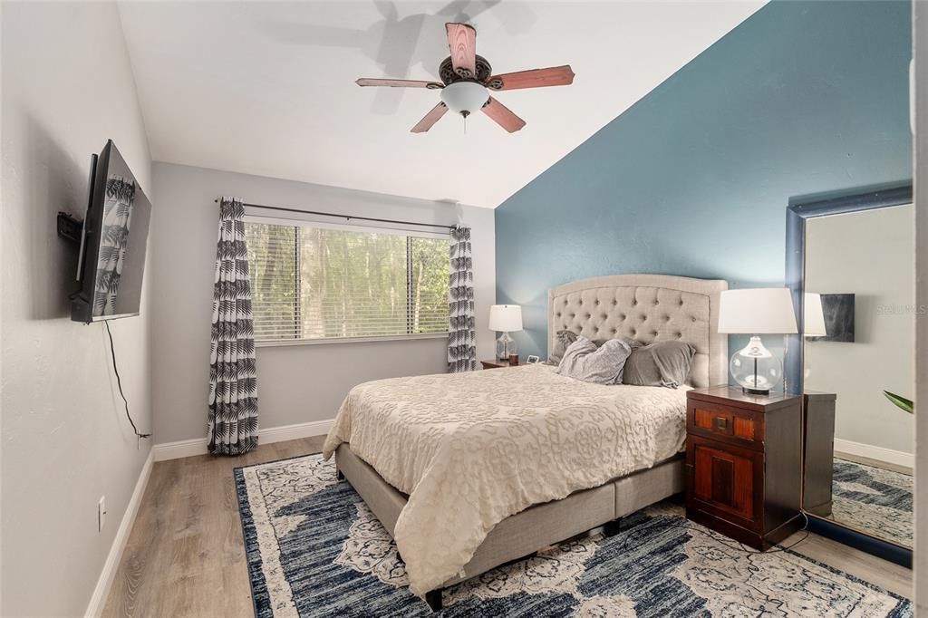 合同活跃: $275,000 (3 贝兹, 2 浴室, 1683 平方英尺)