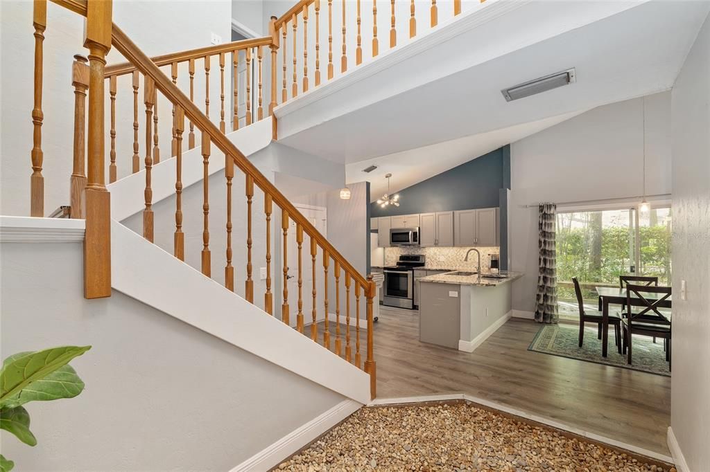 合同活跃: $275,000 (3 贝兹, 2 浴室, 1683 平方英尺)