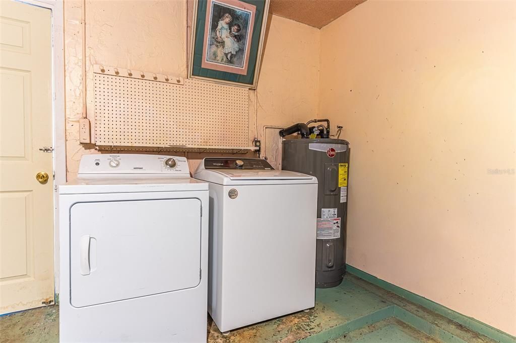 Activo con contrato: $200,000 (3 camas, 2 baños, 1385 Pies cuadrados)