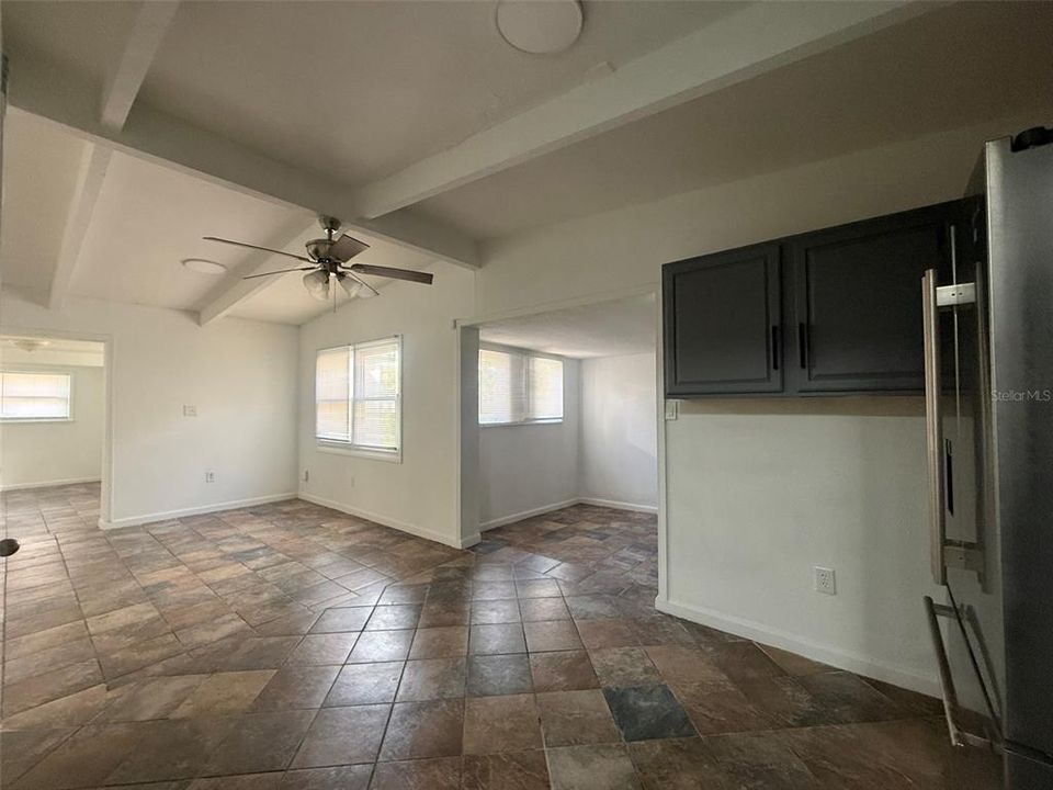 На продажу: $269,900 (3 спален, 2 ванн, 1574 Квадратных фут)