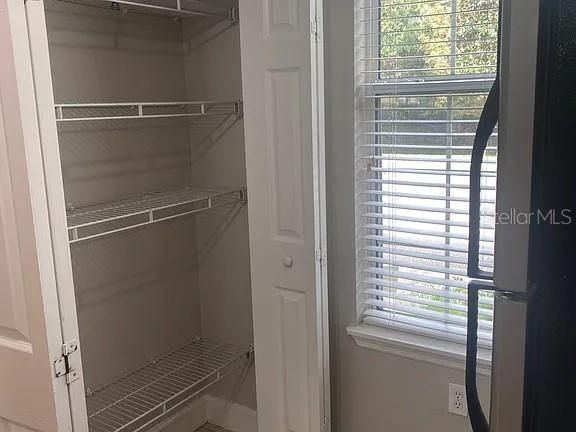 Active With Contract: $1,900 (2 beds, 2 baths, 1450 Square Feet)