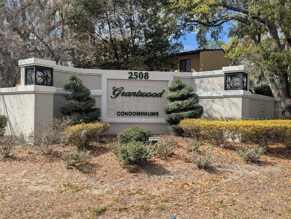 Active With Contract: $1,900 (2 beds, 2 baths, 1450 Square Feet)