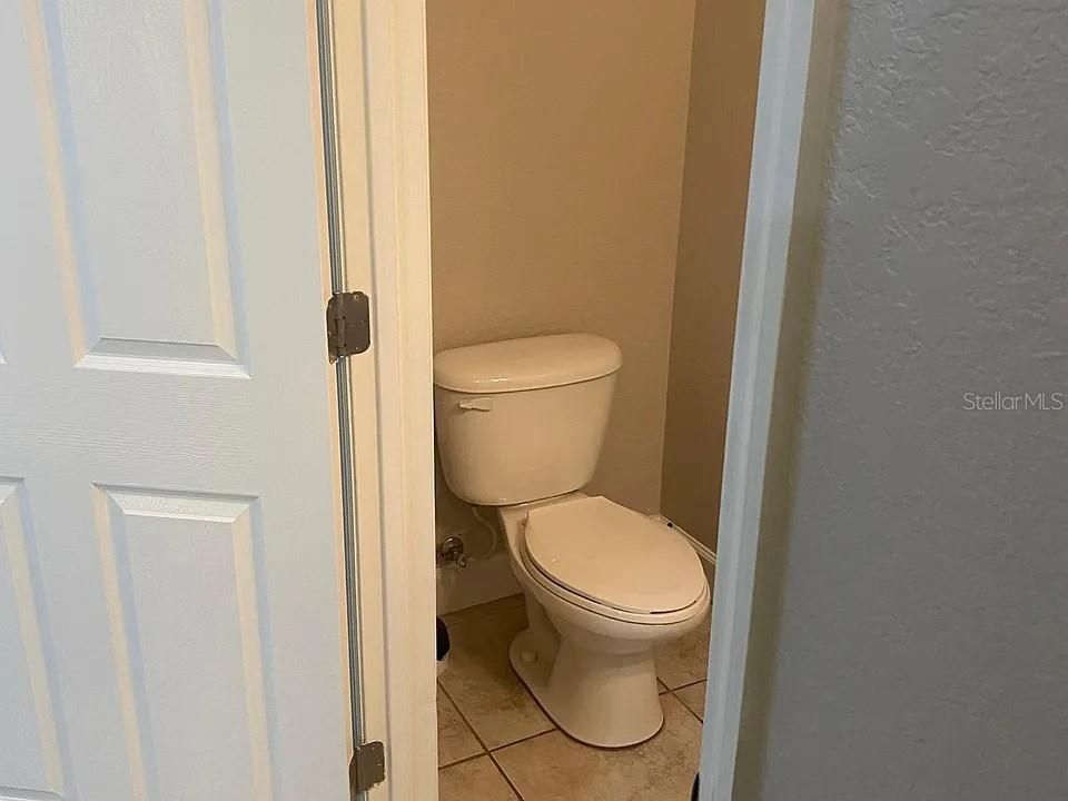Active With Contract: $1,900 (2 beds, 2 baths, 1450 Square Feet)