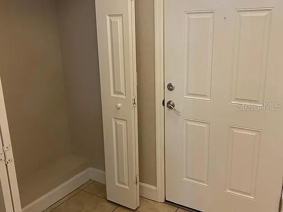 Active With Contract: $1,900 (2 beds, 2 baths, 1450 Square Feet)