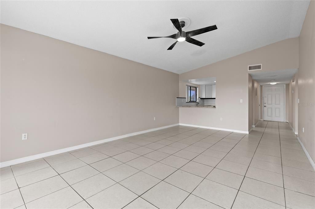 For Sale: $140,000 (3 beds, 2 baths, 1118 Square Feet)