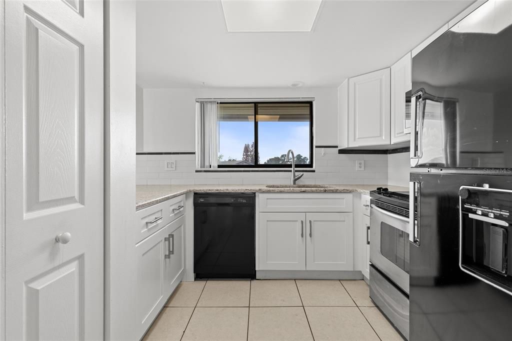 For Sale: $140,000 (3 beds, 2 baths, 1118 Square Feet)