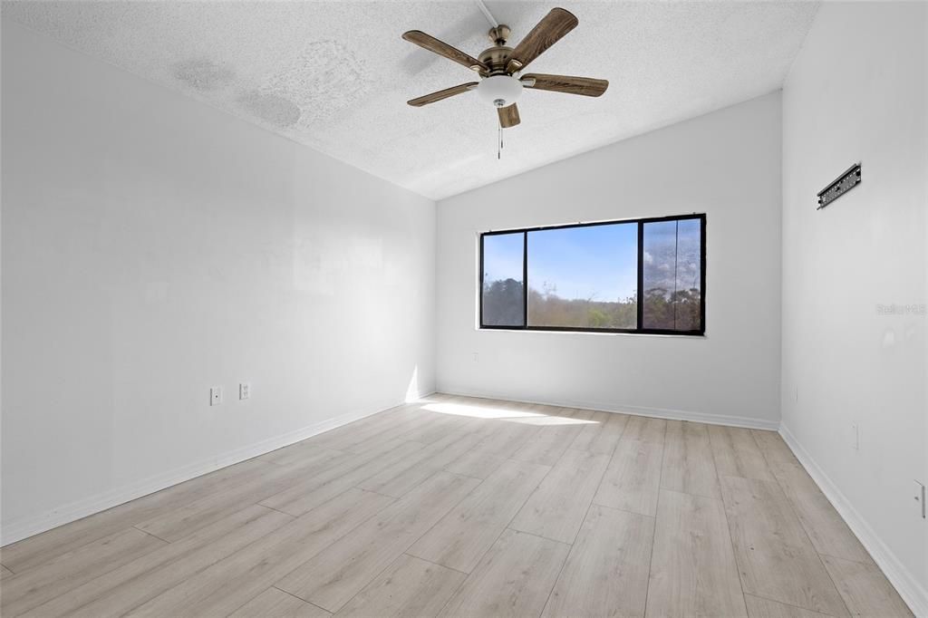 For Sale: $140,000 (3 beds, 2 baths, 1118 Square Feet)