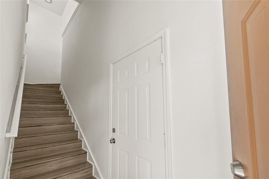 Active With Contract: $1,875 (2 beds, 2 baths, 1175 Square Feet)