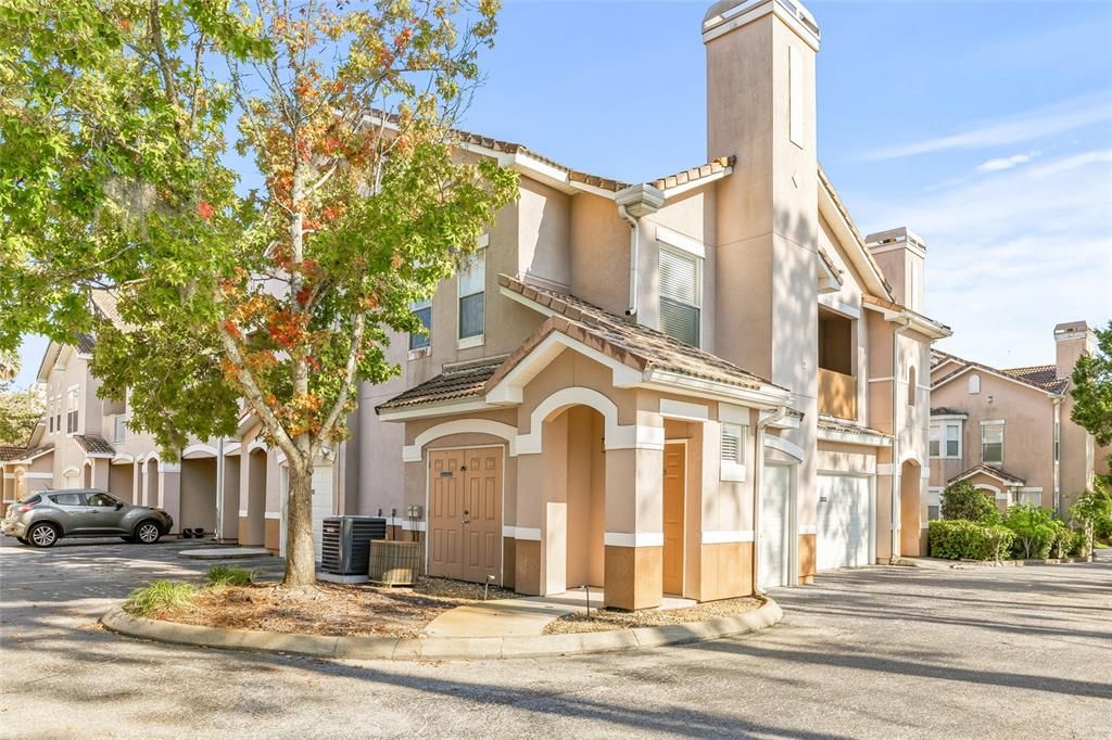 Active With Contract: $1,875 (2 beds, 2 baths, 1175 Square Feet)