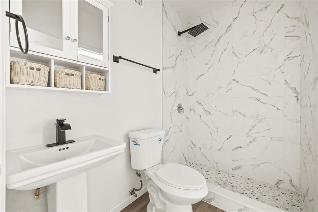Active With Contract: $1,875 (2 beds, 2 baths, 1175 Square Feet)