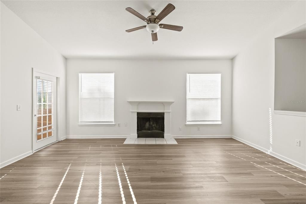 Active With Contract: $1,875 (2 beds, 2 baths, 1175 Square Feet)