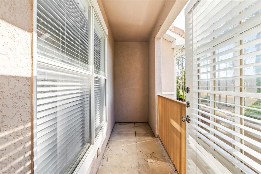 Active With Contract: $1,875 (2 beds, 2 baths, 1175 Square Feet)