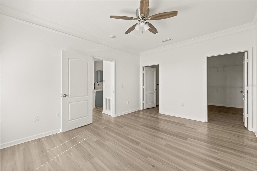Active With Contract: $1,875 (2 beds, 2 baths, 1175 Square Feet)