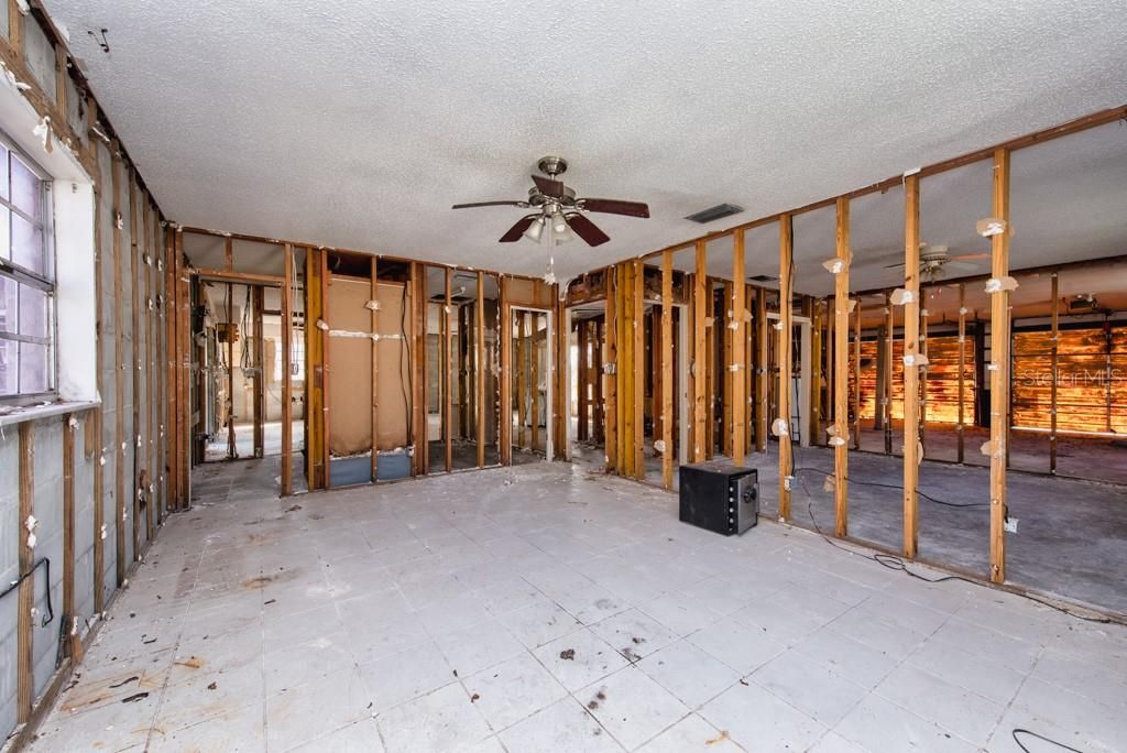 En Venta: $399,000 (2 camas, 2 baños, 1344 Pies cuadrados)