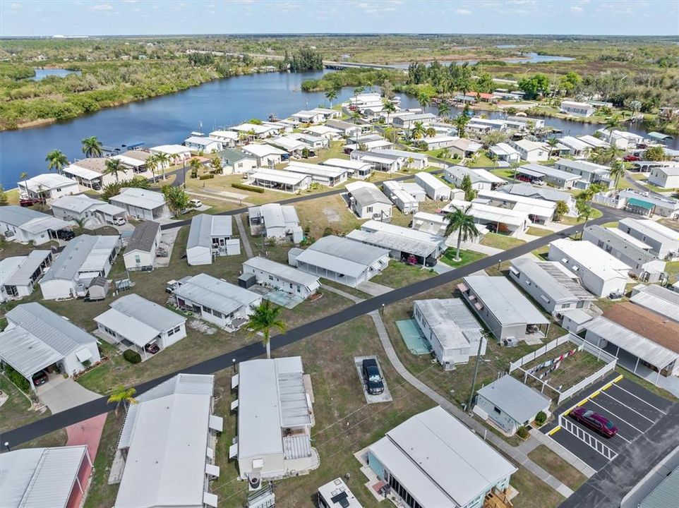 На продажу: $119,777 (2 спален, 2 ванн, 1008 Квадратных фут)