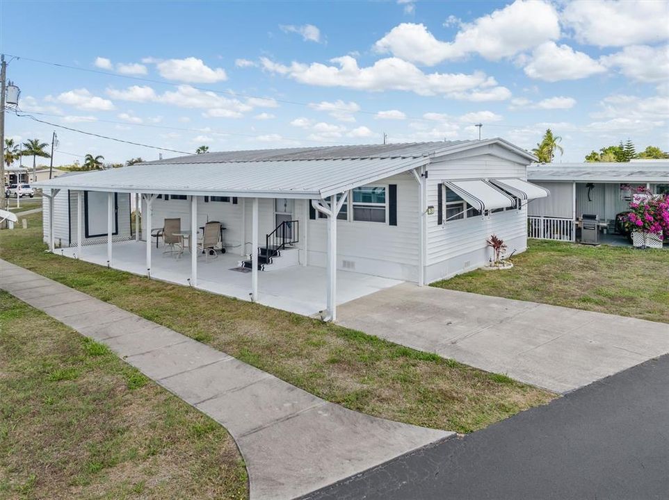 На продажу: $119,777 (2 спален, 2 ванн, 1008 Квадратных фут)