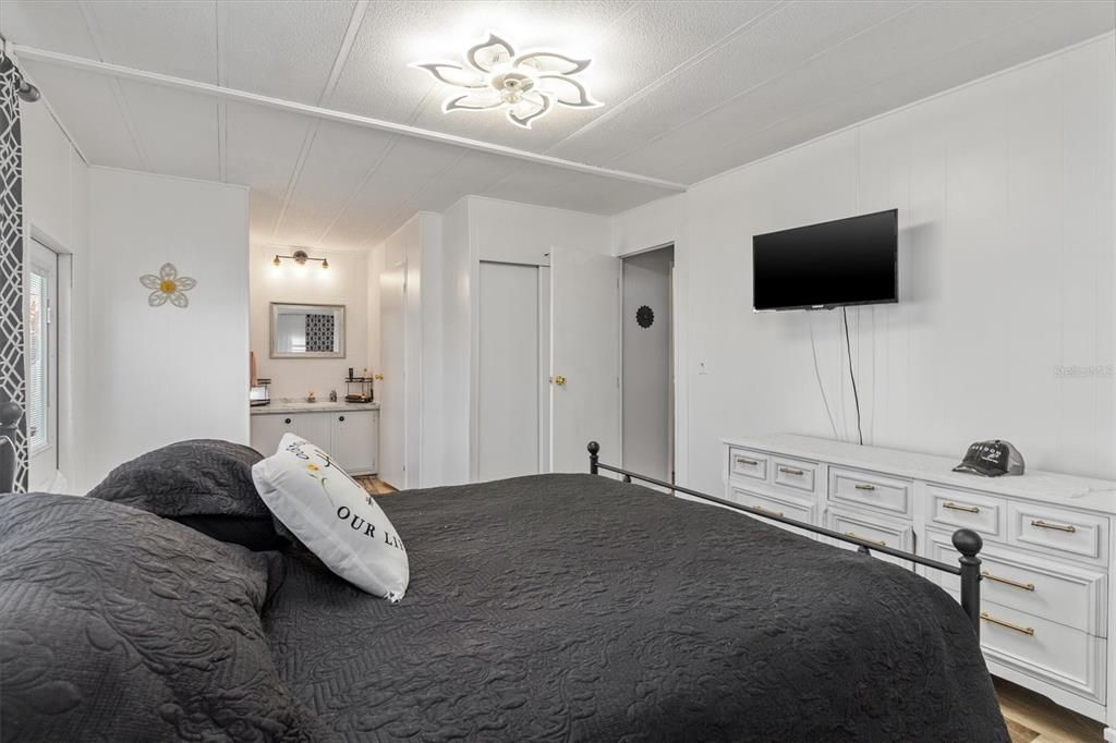 На продажу: $119,777 (2 спален, 2 ванн, 1008 Квадратных фут)