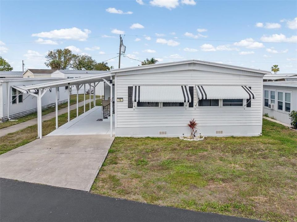 На продажу: $119,777 (2 спален, 2 ванн, 1008 Квадратных фут)