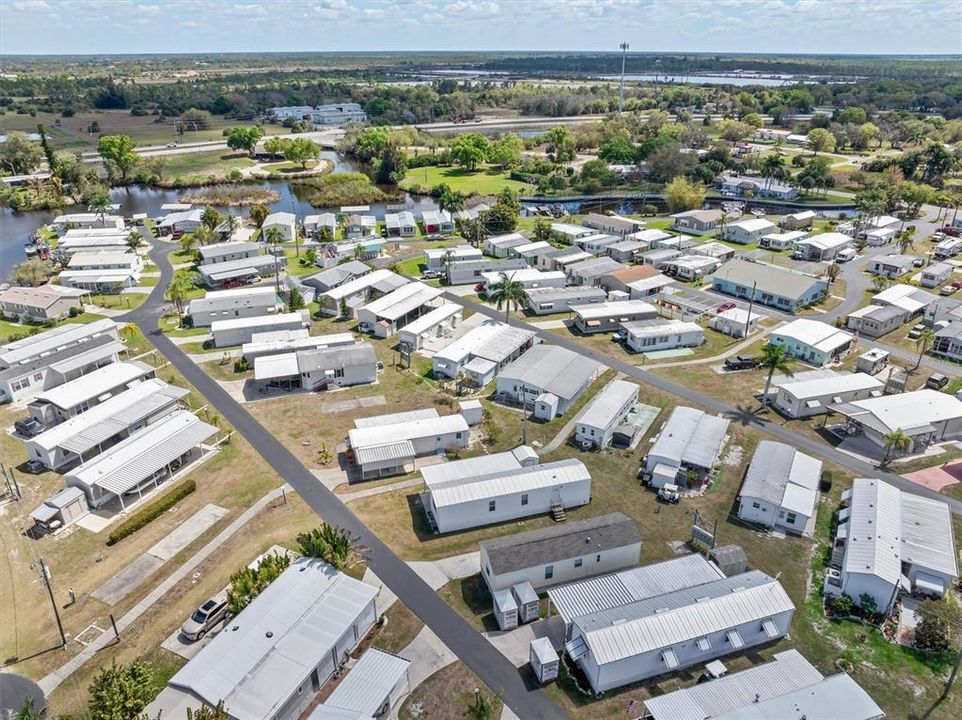 На продажу: $119,777 (2 спален, 2 ванн, 1008 Квадратных фут)