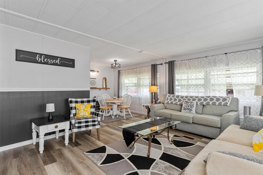 На продажу: $119,777 (2 спален, 2 ванн, 1008 Квадратных фут)