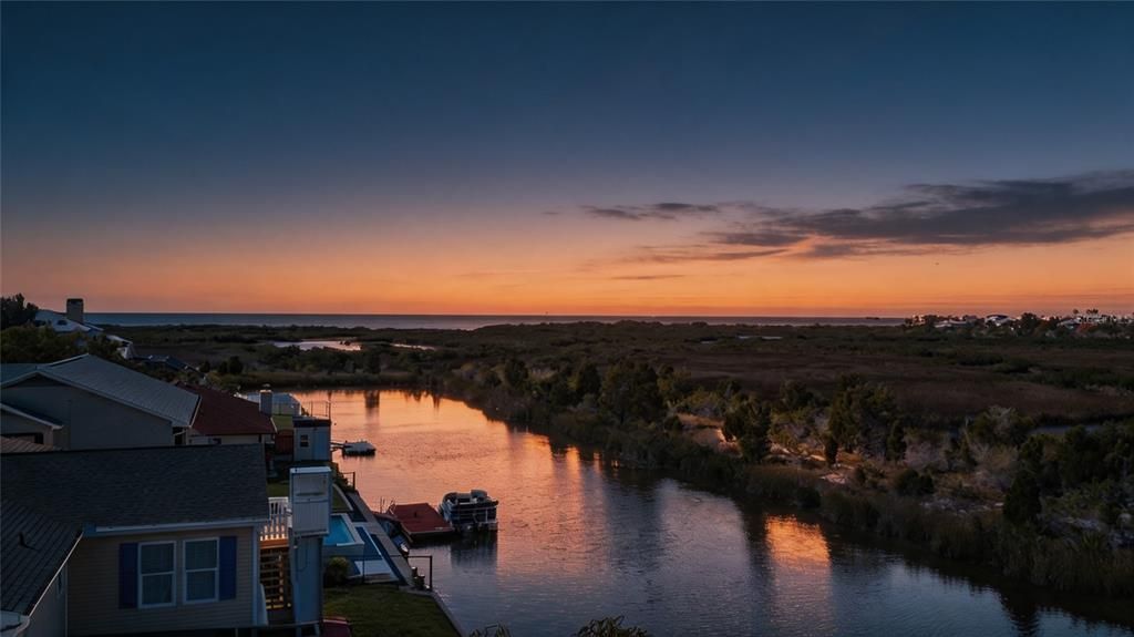 На продажу: $524,500 (2 спален, 2 ванн, 1392 Квадратных фут)