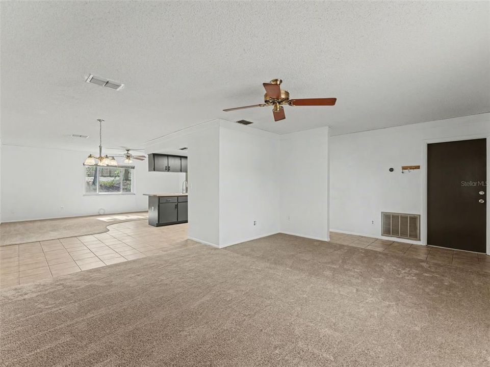 Active With Contract: $279,900 (3 beds, 2 baths, 1492 Square Feet)