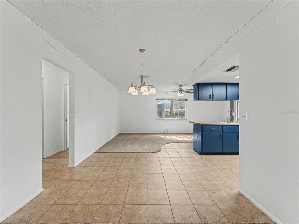 Active With Contract: $279,900 (3 beds, 2 baths, 1492 Square Feet)