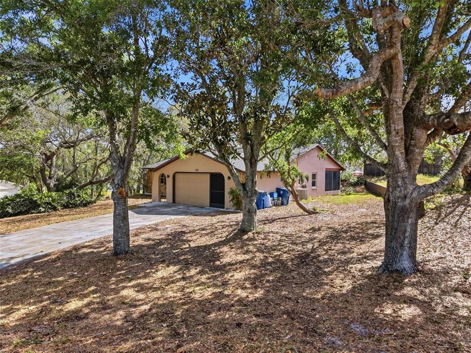 Active With Contract: $279,900 (3 beds, 2 baths, 1492 Square Feet)