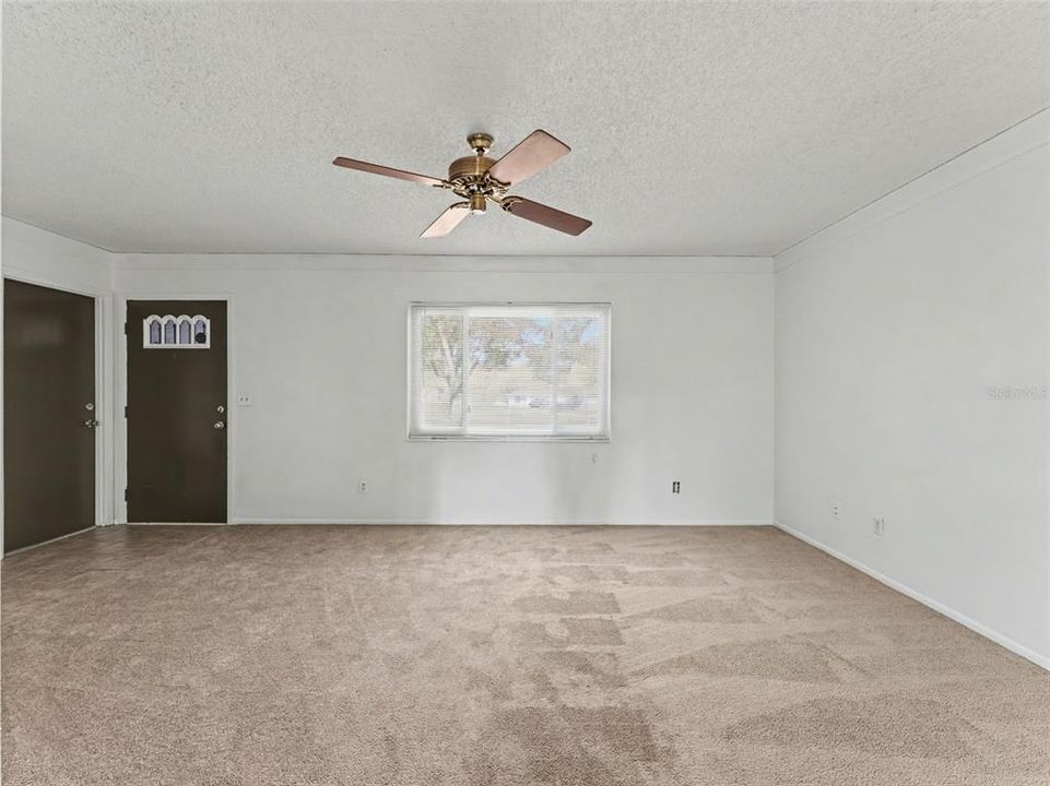 Active With Contract: $279,900 (3 beds, 2 baths, 1492 Square Feet)