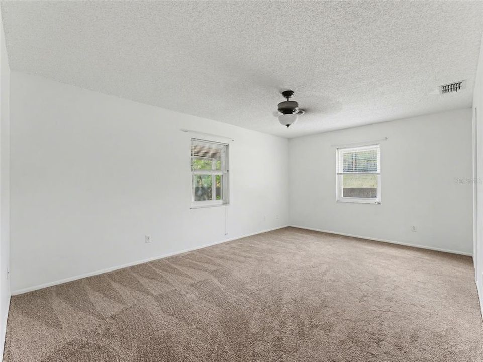 Active With Contract: $279,900 (3 beds, 2 baths, 1492 Square Feet)
