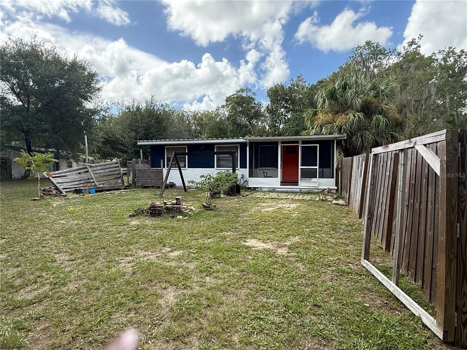 For Sale: $149,900 (3 beds, 2 baths, 1008 Square Feet)