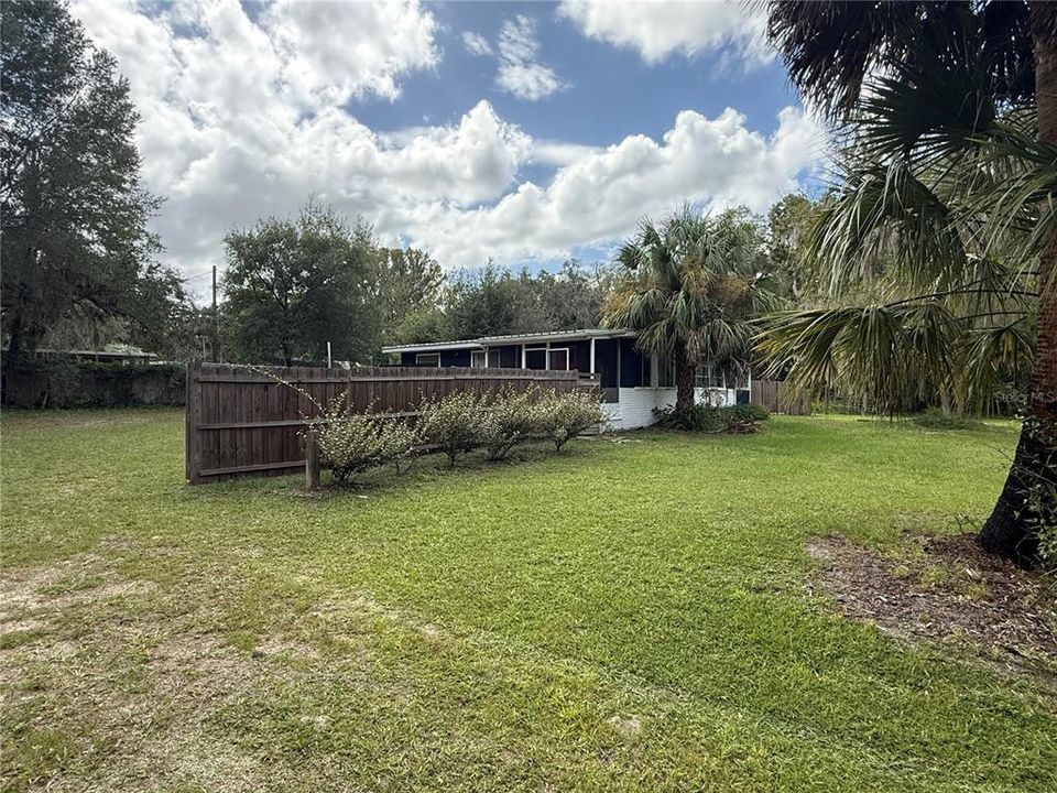 For Sale: $149,900 (3 beds, 2 baths, 1008 Square Feet)